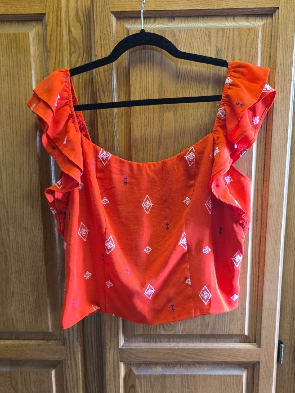 SOFIA JEANS Sofia Vergara LARGE Red Alert Ruffle Embroidered Top